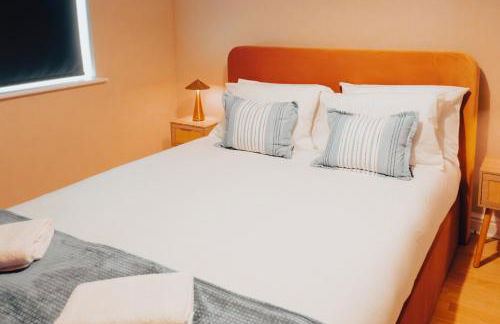 Central Manchester Gem with Stylish 2BR Retreat and Free Carpark - Foto 42