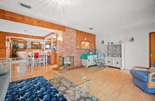 Family Pool Home • Sleeps 8 - Foto 29