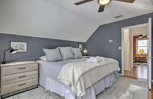 Blue Ridge Retreat with Mountain Views and Deck - Foto 12