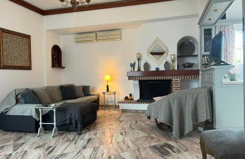 Sea front house & garden, Oropos - Foto 5