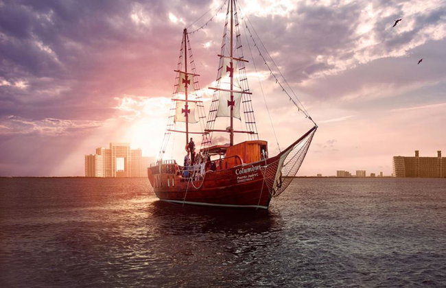 Tour de 2 días: Isla Mujeres en catamarán y nado con delfines + Crucero Columbus con cena romántica - Foto 13