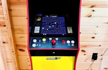 Outstanding Retreat with Dock, Game Space and Lake Views in Wisconsin - Foto 24