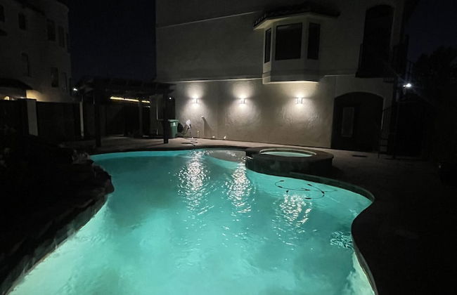 BIZI near Galleria Mall - Foto 60