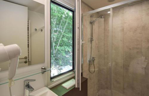 Cottage in Dordogne With Lake View and Pool - Foto 28