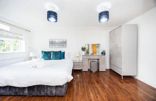 4 Bed , Monthly & Weekly Offers , Ideal For Contractors , Relocation & Leisure Stays - Photo 6