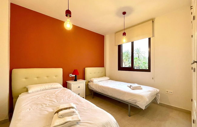 Sunlit Villa Near Golf - Foto 6