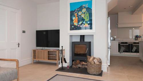 Ultimate Coastal Luxury - 5 Bed, Spacious, Parking, Hot Tub - Foto 3