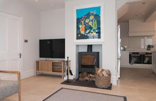 Ultimate Coastal Luxury - 5 Bed, Spacious, Parking, Hot Tub - Foto 3