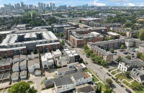 Nash Urban Oasis with Rooftop and Modern Amenities - Foto 76