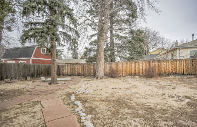 2BR Central Location Big Backyard & Dog Friendly! - Photo 32