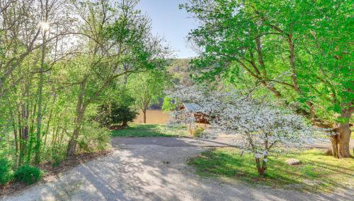 8 Mi to Ozark Folk Center Home with Hot Tub and Deck - Foto 2