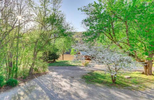 8 Mi to Ozark Folk Center Home with Hot Tub and Deck - Foto 2