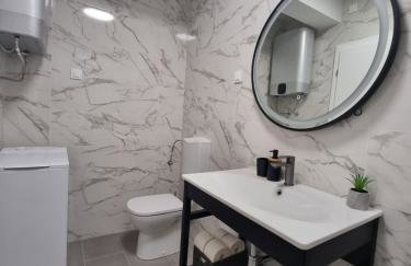 Villa Madison, Spacious Sea View Apartments Near Zadar with heated pool - Photo 46