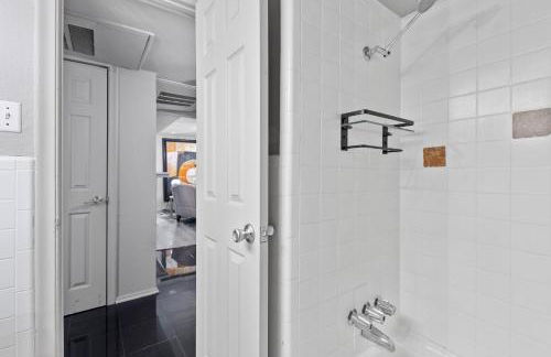 Modern Dallas 2BR Patio, Pool & Secure Parking - Foto 28