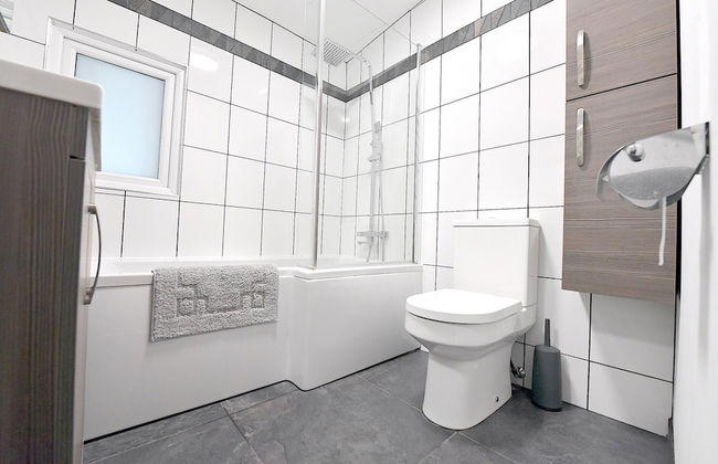 Gorgeous 3BD Cottage in the Heart of Guildford - Foto 8