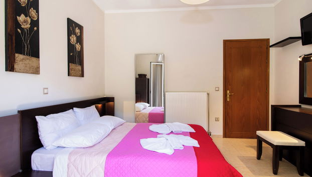 The Olive Grove Cottage by Konnect, 2.5 km from Ipsos - Foto 2, Habitación