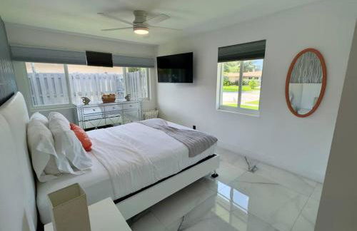Amazing Home w Heated Pool 8 mins to the Beach - Foto 39