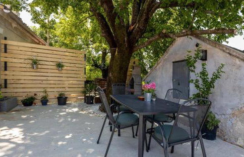 1 Bedroom Nice Home In Hreljin - Foto 10