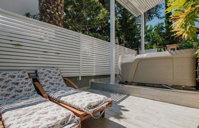 Holiday Apartment With a Private Terrace & Hot Tub, Near the Beach - Foto 33