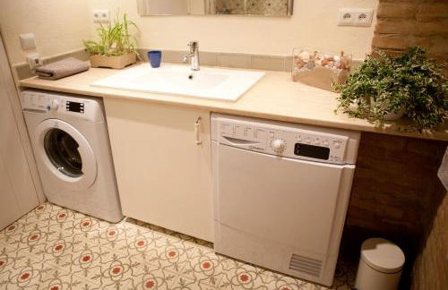 Authentic Charming Apartment/Wifi/Air Conditioning - Photo 15