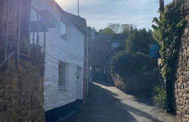 The Old Gallery - Charming Coastal Escape For Two - Photo 54