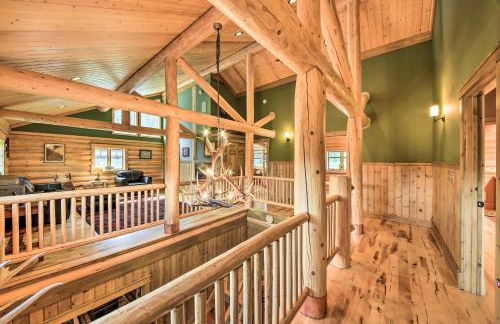 Waterfront Log Home with 95 Acres on Yaak River - Foto 12