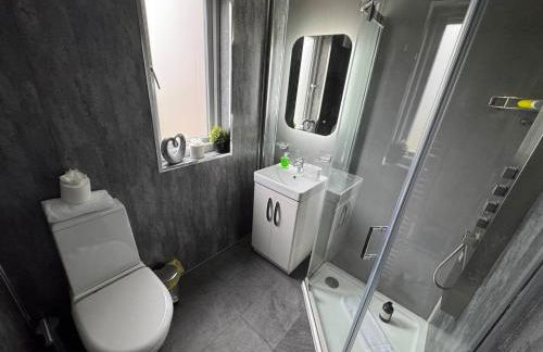 Modern House Near Livingston - Foto 15