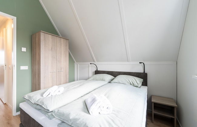 Luxurious Holiday Home With Parking - Photo 7