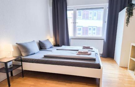 ALFA Apartment Esslingen City Altstadt nahe Stuttgart Messe I 3 Zimmer 5 Betten I Bad I Küche l WIFI & SmartTV I 3BR 5 Beds I Bathroom I Kitchen - Foto 3