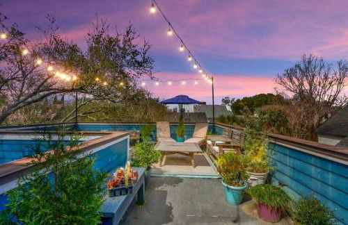 Elegant Sunlit Home with Private Rooftop Oasis - Foto 3