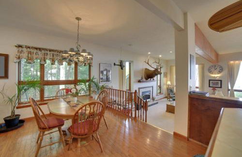 Lakefront Lookout! Private Sand Beach on Superior - Foto 10