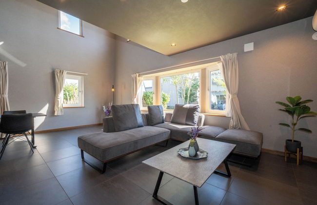 THE CHATEAU - Photo 1