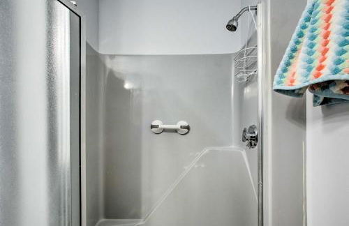 Pet-Friendly Gilford Home 3 Mi to Gunstock and Lake - Foto 32