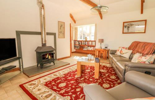 Back Of Beyond - Photo 6