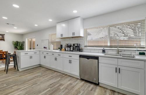 Frisco Getaway Hometel w the Spa and Outdoor Kitchen - Foto 26