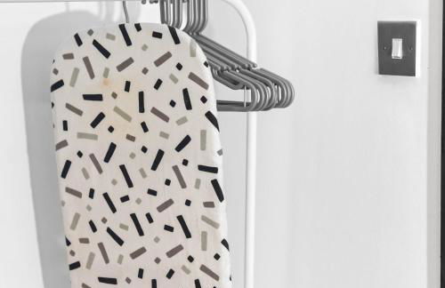 Spacious 5 Bedroom & 5 Bathrooms House - Garden - Parking - Netflix 376MW - Foto 44