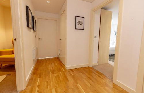 Central Gem: Cosy 2BR with Private Balcony - Foto 21