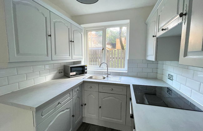 Bright & Airy 3BR Home with Parking - Photo 6