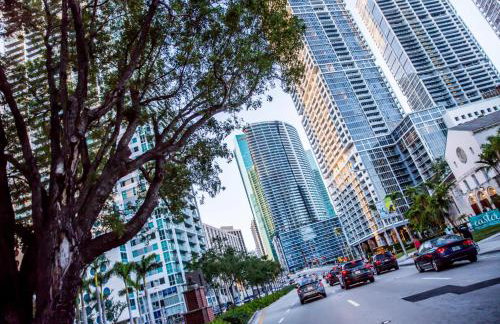 Spacious and bright in the heart of Brickell - Foto 49