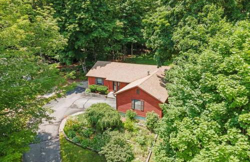 Tranquil 3BR Retreat Game Room Deck Beach Pass - Foto 29