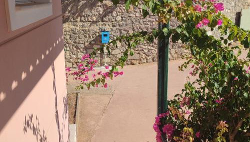 Μεζονέτα 5 υπνοδωμάτια, πλήρως εξοπλισμένη και με φορτιστή ηλεκτρικού αυτοκινήτου - Foto 2