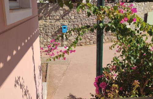 Μεζονέτα 5 υπνοδωμάτια, πλήρως εξοπλισμένη και με φορτιστή ηλεκτρικού αυτοκινήτου - Foto 2