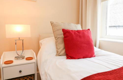 Courtyard Cottage - Photo 11