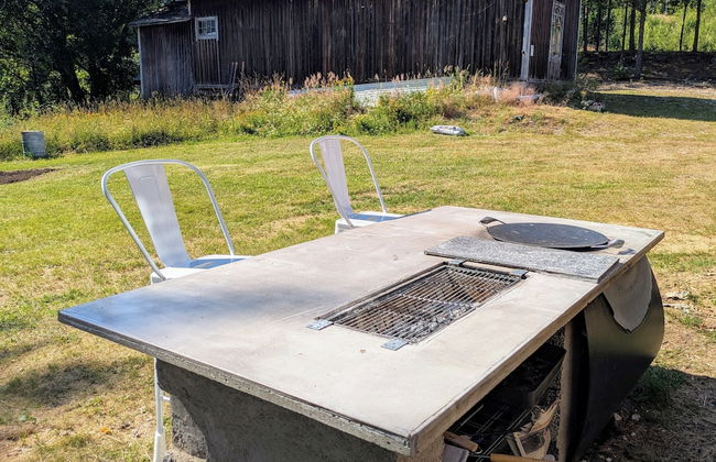 Bright and Spacious Living in Historic Building - Photo 20