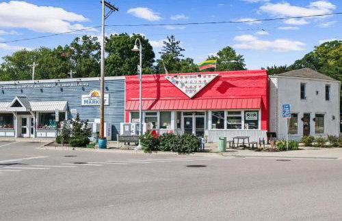 Luxe by the Lake - Pool Access - Photo 68