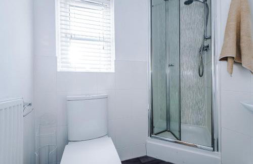 Driveway Stylish 3Bedroom Home in Middleton - Foto 10