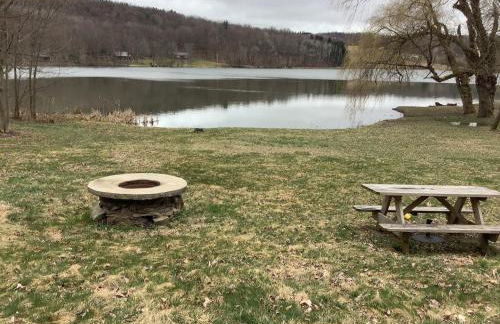 Lakeside Tiny Cozy Retreat - Photo 2