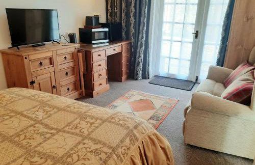 Double Ensuite with Bath, Sofa, Desk, Wardrobe - Foto 4