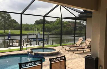 Luxury Waterfront Home With Heated Pool & Hot Tub - Foto 51