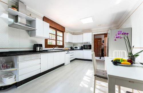 Villa con piscina en Churriana - Photo 22